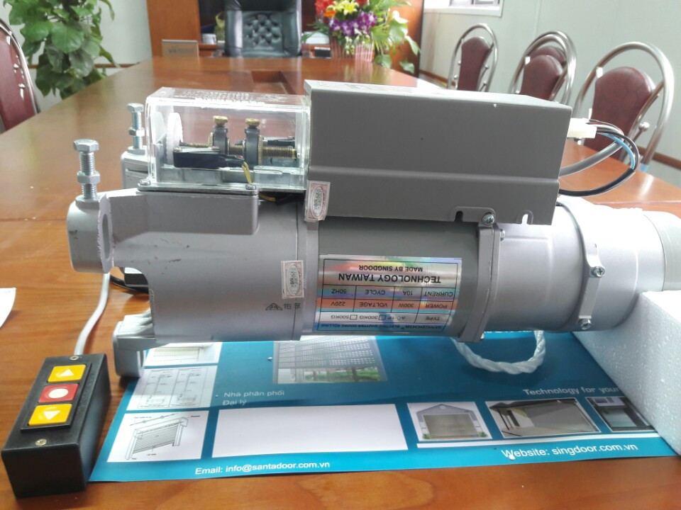 Động Cơ Cửa Cuốn