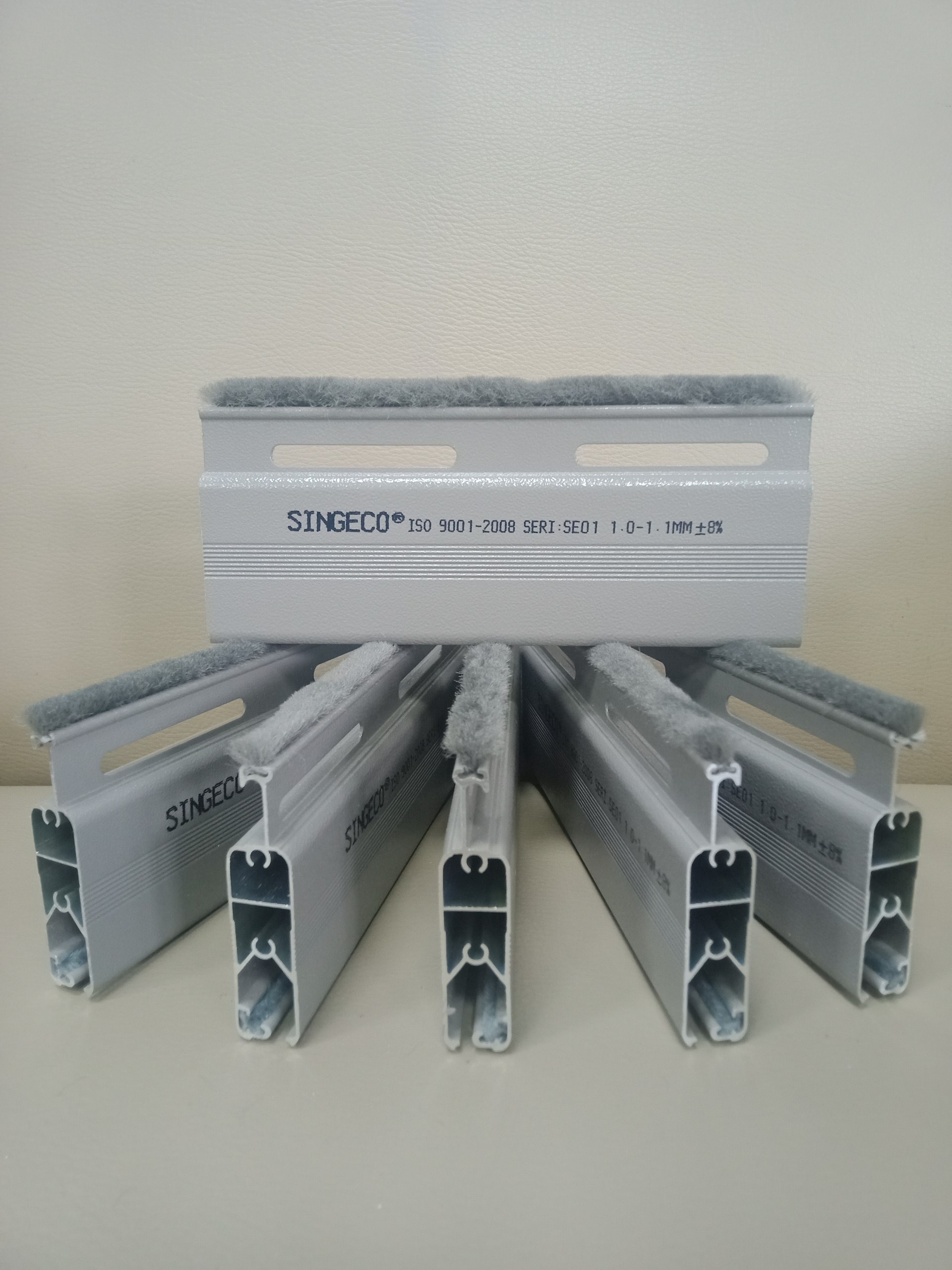 Cửa cuốn khe thoáng Sing-Eco SE03